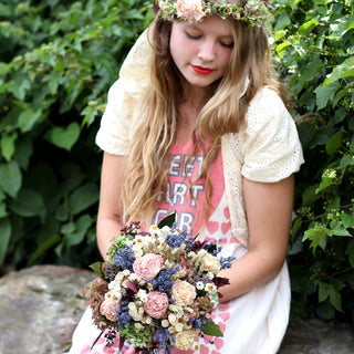 The Last of Summer Wedding Inspiration: Floral Crowns & Cakes