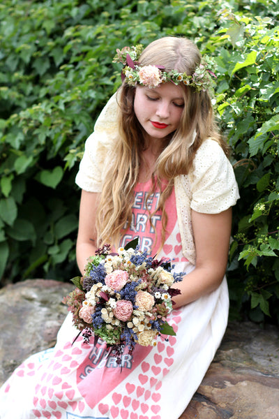 The Last of Summer Wedding Inspiration: Floral Crowns & Cakes