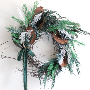 Snowy Alps Wreath 20"
