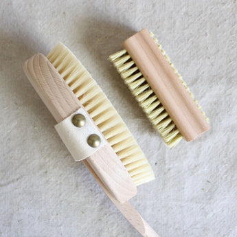 Body & Nail Brush (Earth & Nest)