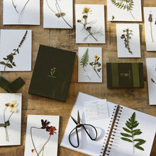 Load image into Gallery viewer, Flower Press - Field
