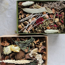 Load image into Gallery viewer, Dried Flower &amp; Pod Potpourri
