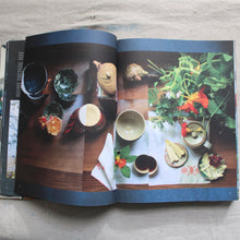 Load image into Gallery viewer, Punk Ikebana: Reimagining the Art of Floral Design
