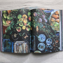 Load image into Gallery viewer, Punk Ikebana: Reimagining the Art of Floral Design
