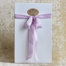 Load image into Gallery viewer, Gift Wrapping
