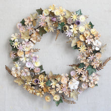 Load image into Gallery viewer, Metal Wreath - Bloom 21&quot;
