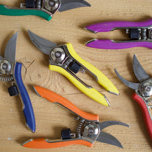 Load image into Gallery viewer, Dramm Compact Pruner
